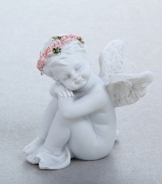Сувенир &quot;Ангел в венке из роз задумчивый&quot; 5,5 х  6,8 см