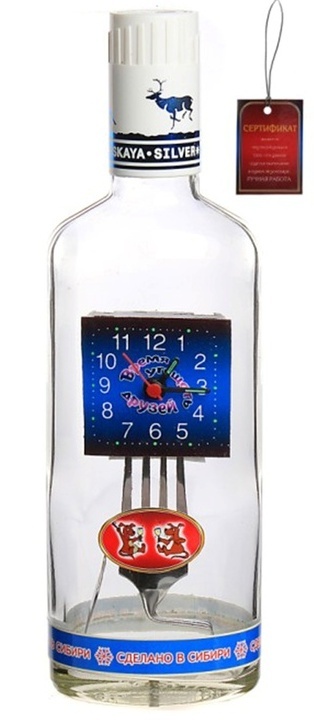 Часы - бутылка &quot;Время угощать друзей&quot; - отличный подарок, подчеркивающий яркую индивидуальность  26 х 7 см, стекло, пластик